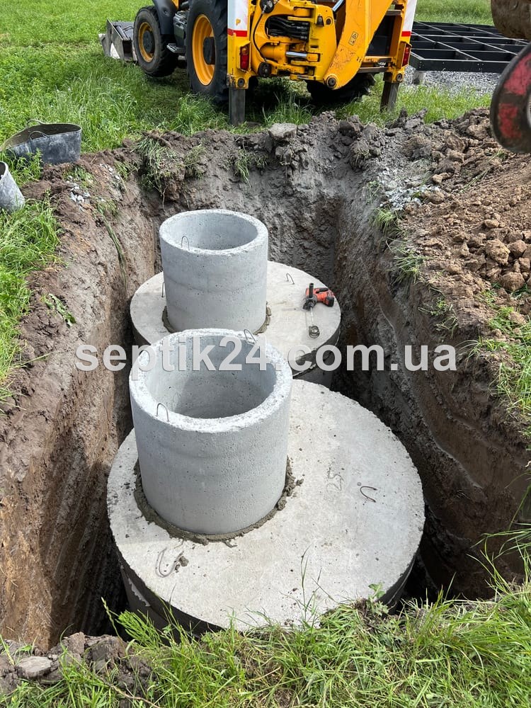 Монтаж септика на ділянці зі складними ґрунтовими умовами